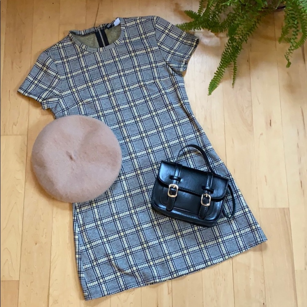 Retro plaid mini dress 👜